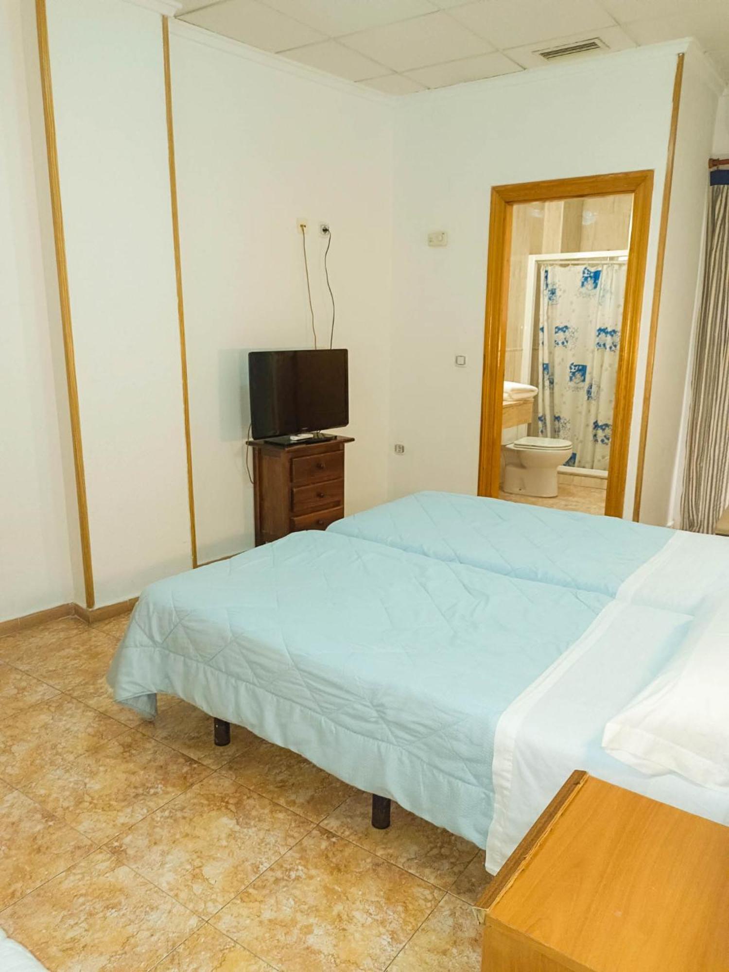 Hostal Gran Via Levante Τορεβιέχα Εξωτερικό φωτογραφία
