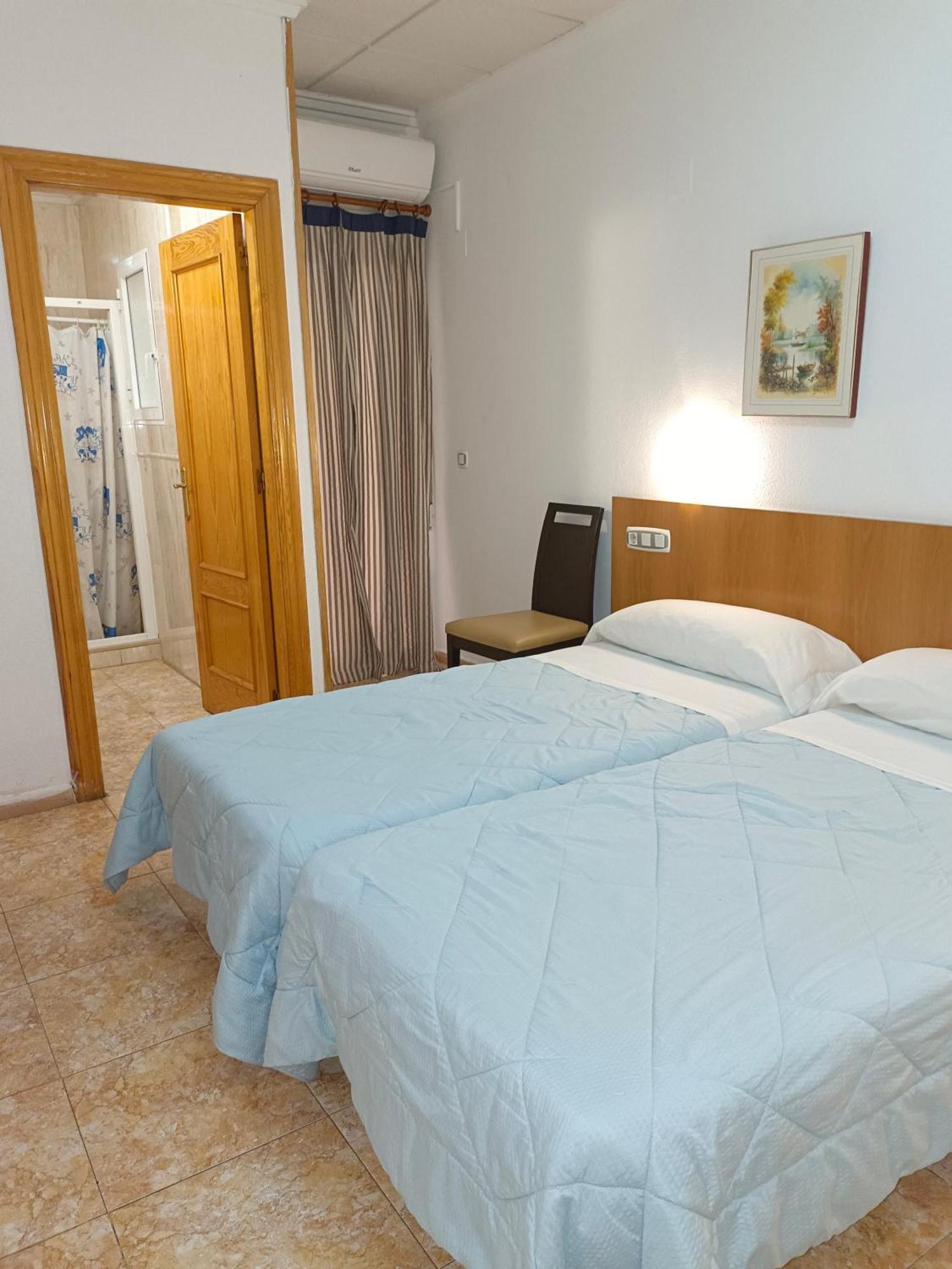 Hostal Gran Via Levante Τορεβιέχα Εξωτερικό φωτογραφία