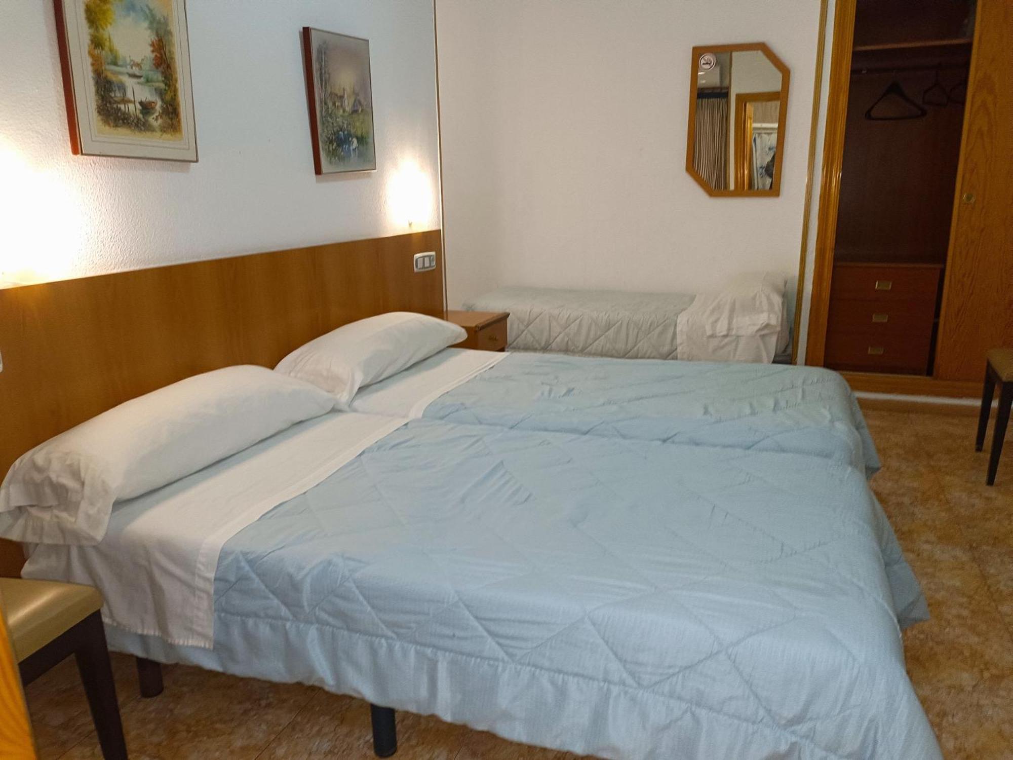Hostal Gran Via Levante Τορεβιέχα Εξωτερικό φωτογραφία